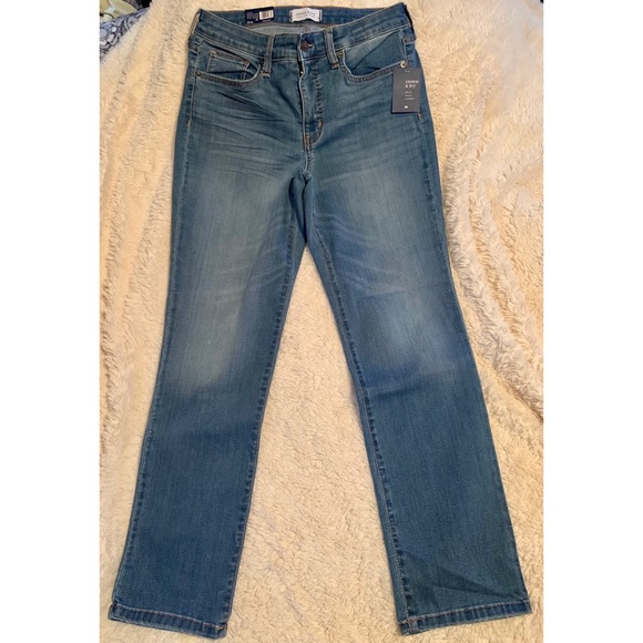 NWT Crown & Ivy Mid Rise Straight Jeans Size 8 - Picture 3 of 8